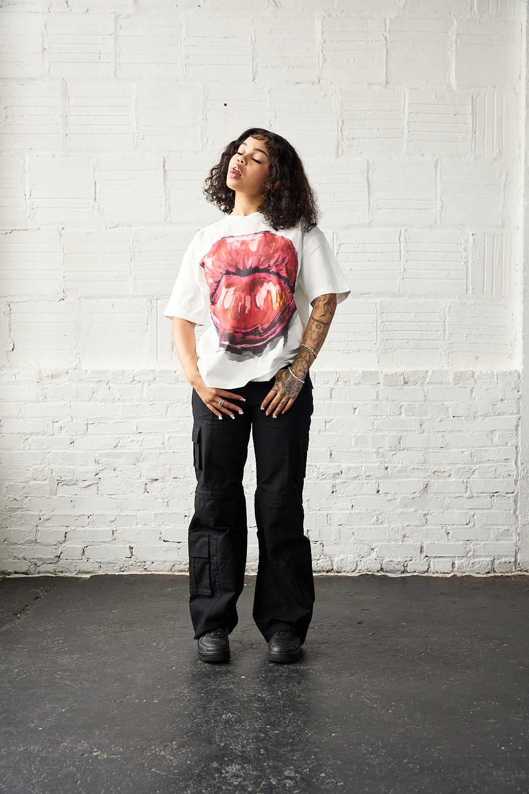 SURREAL "LIP TEE"